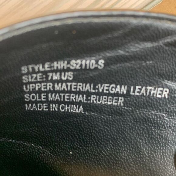 H by Halston Black Vegan Leather Pointed Toed Mules S: 7M - Picture 8 of 8